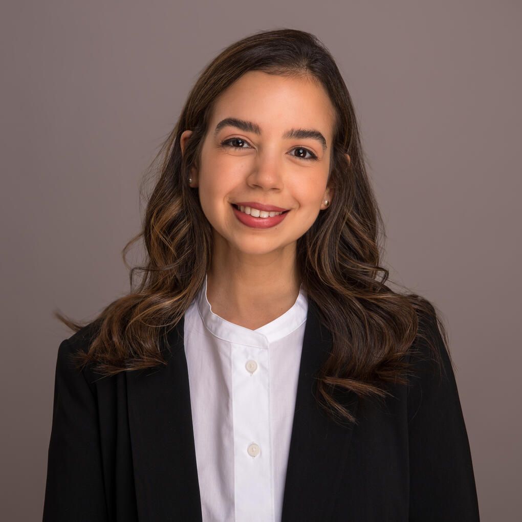 Retrato de la Dra. Keyla Lebrón Gutiérrez, oftalmóloga especialista en retina.